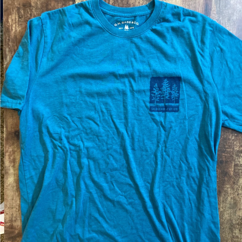 Mens size large GH Bass T-shirt. Barely worn.